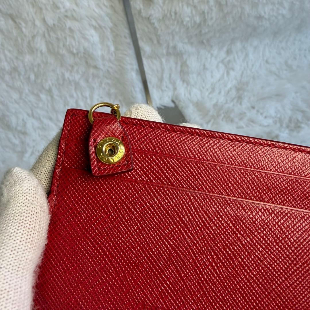 ✨極美品✨PRADA サフィアーノ　長財布　カードケース　レッド　メタルロゴ