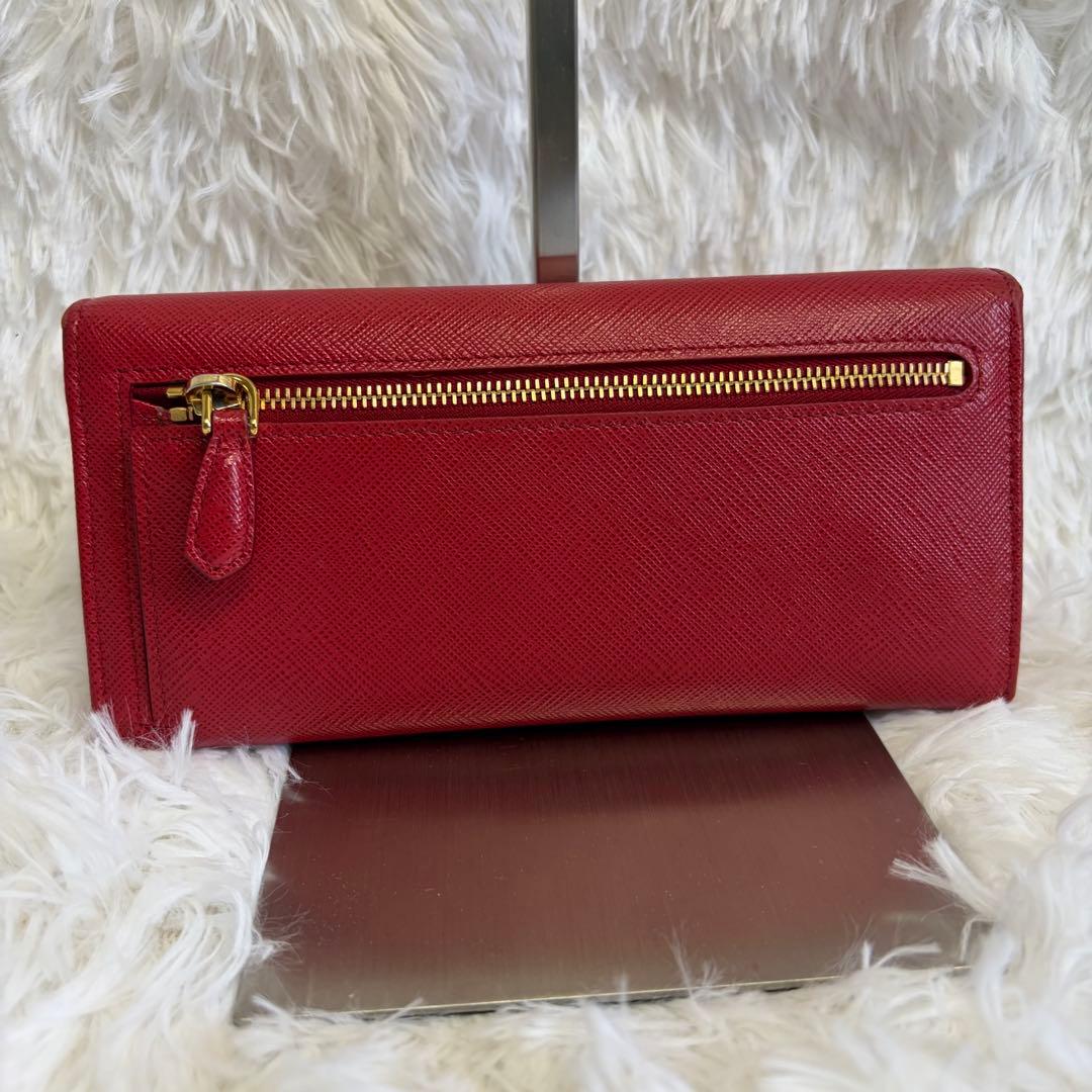 ✨極美品✨PRADA サフィアーノ　長財布　カードケース　レッド　メタルロゴ