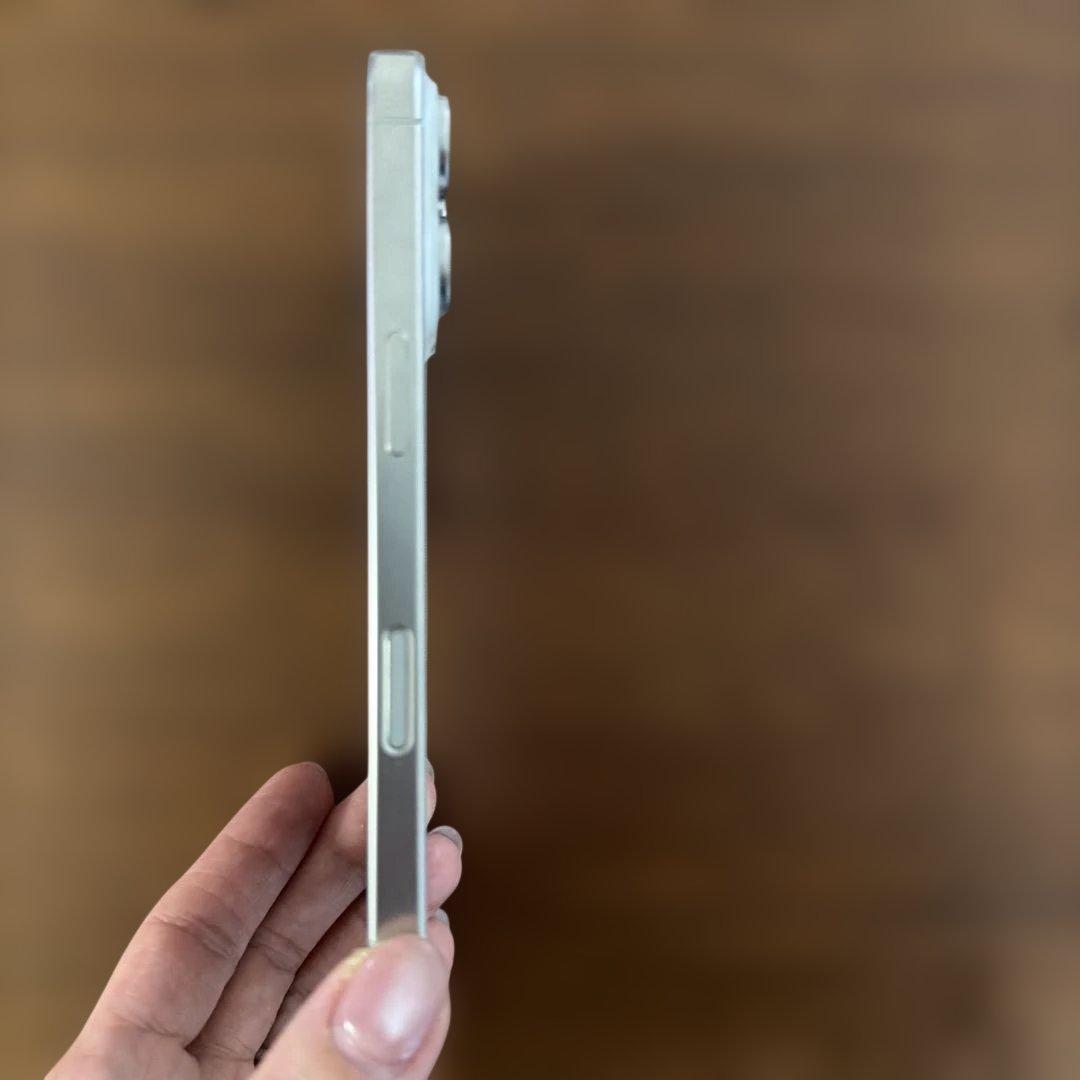 美品！　Apple iPhone 16Pro ホワイト 本体　256GB