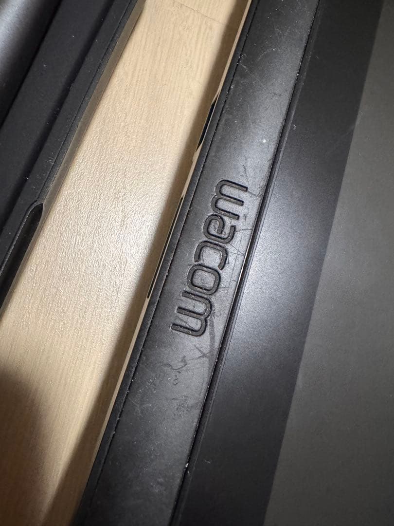 WACOM Cintiq 13HD ペンタブレット DTK-1301