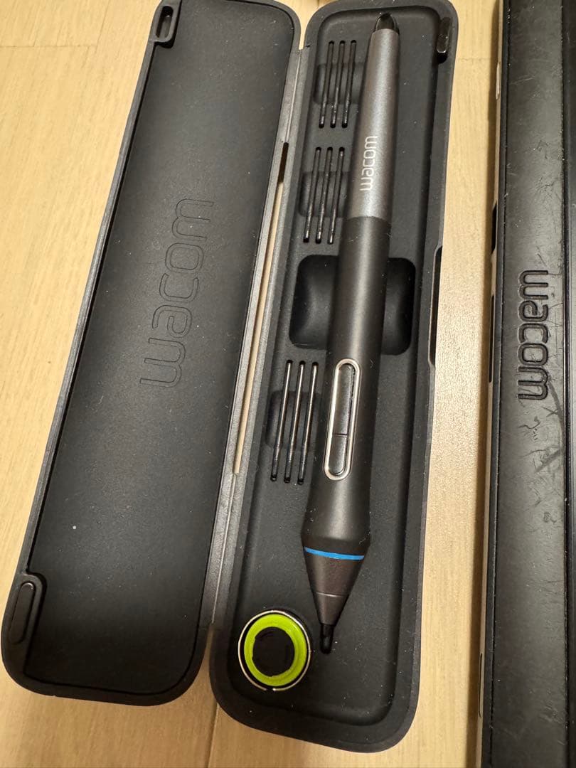 WACOM Cintiq 13HD ペンタブレット DTK-1301