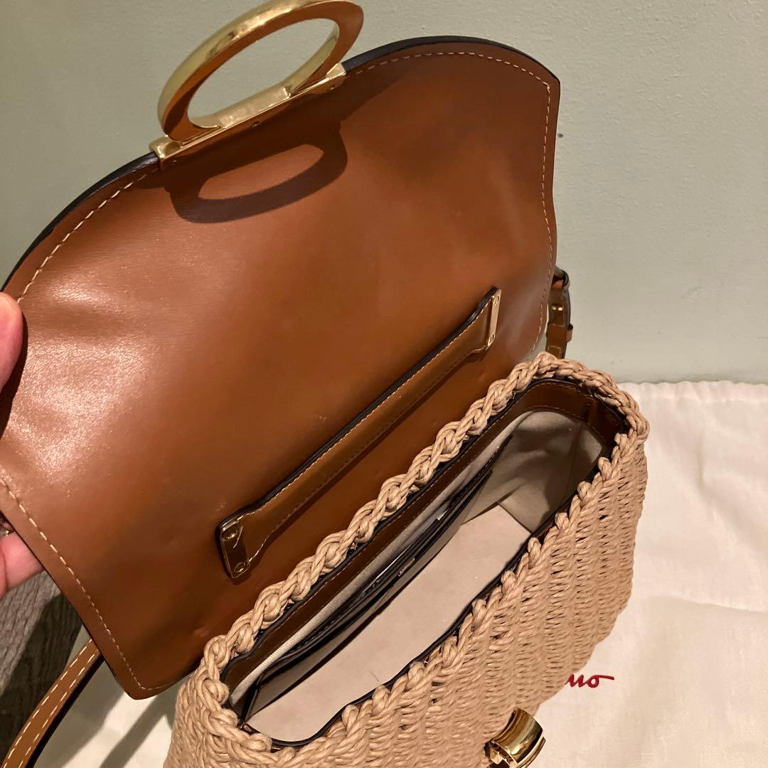 美品　フェラガモ　カゴバック