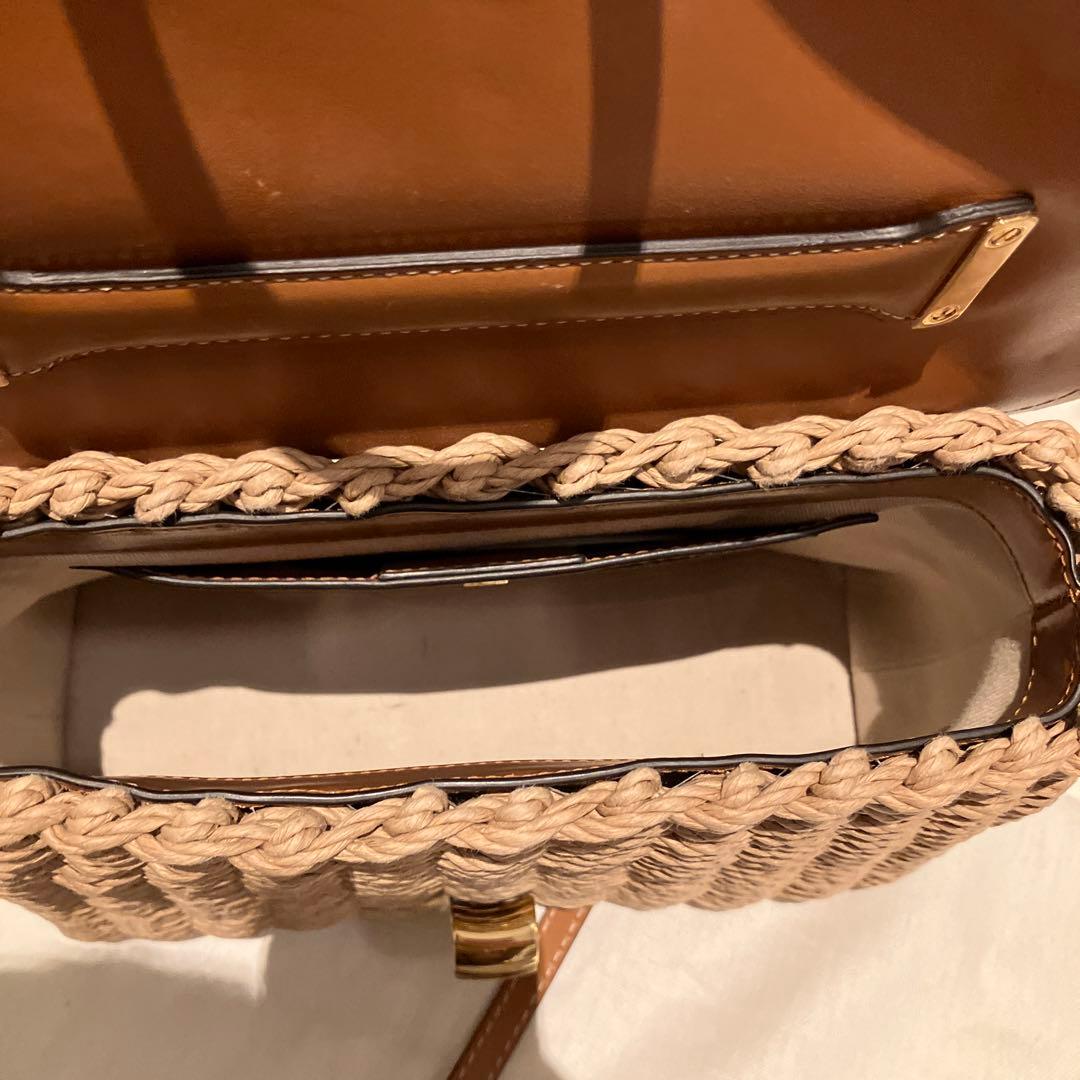 美品　フェラガモ　カゴバック