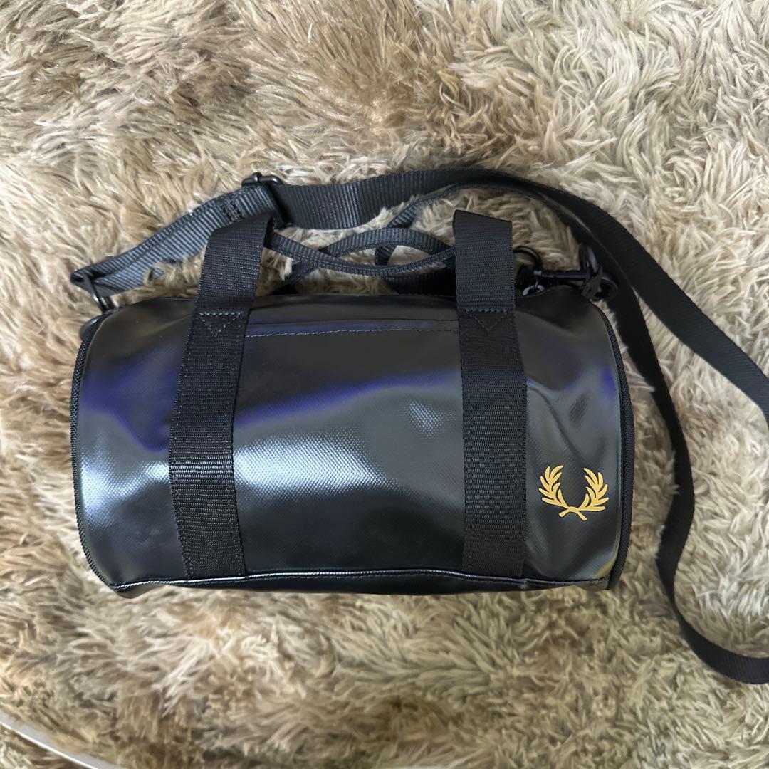 【美品】FRED PERRY ショルダーバッグ 黒