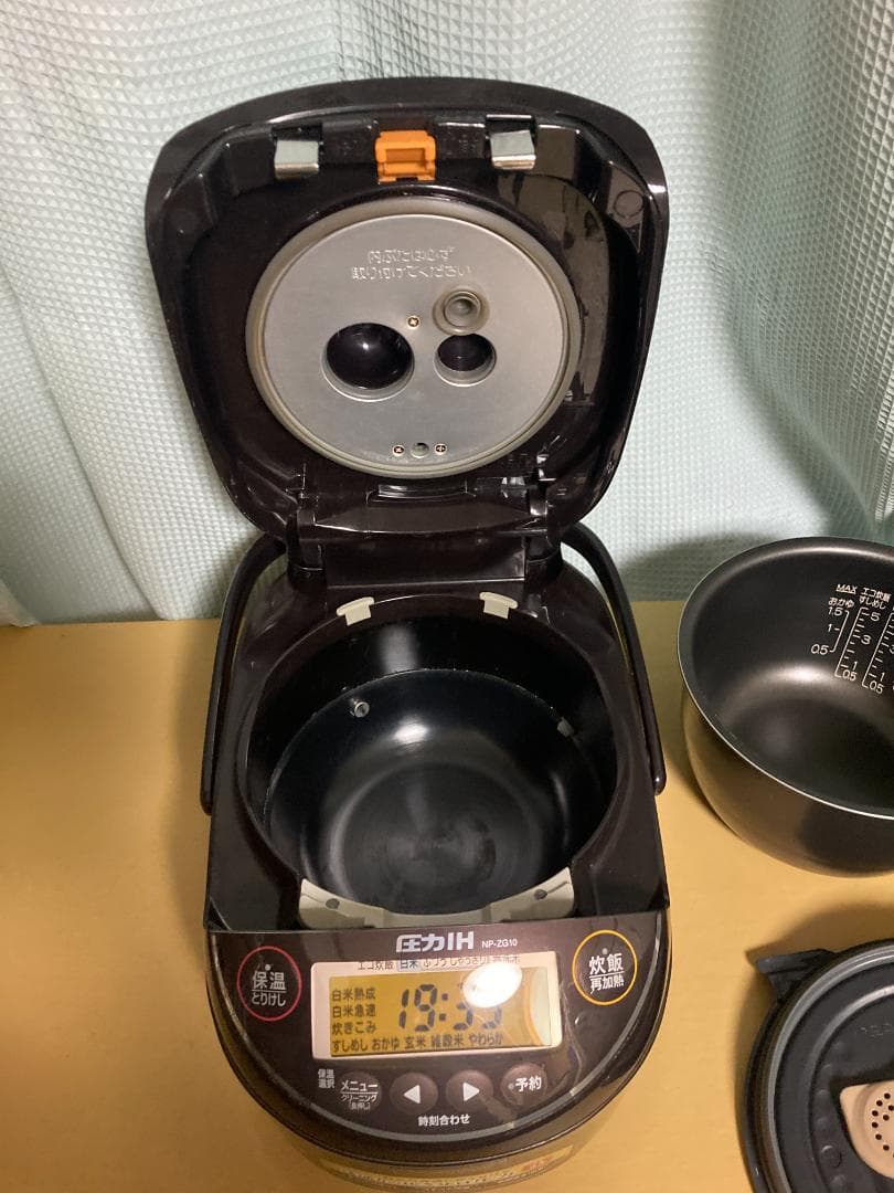 ★★象印　圧力　NP-ZG10　2018年製　5.5合炊き