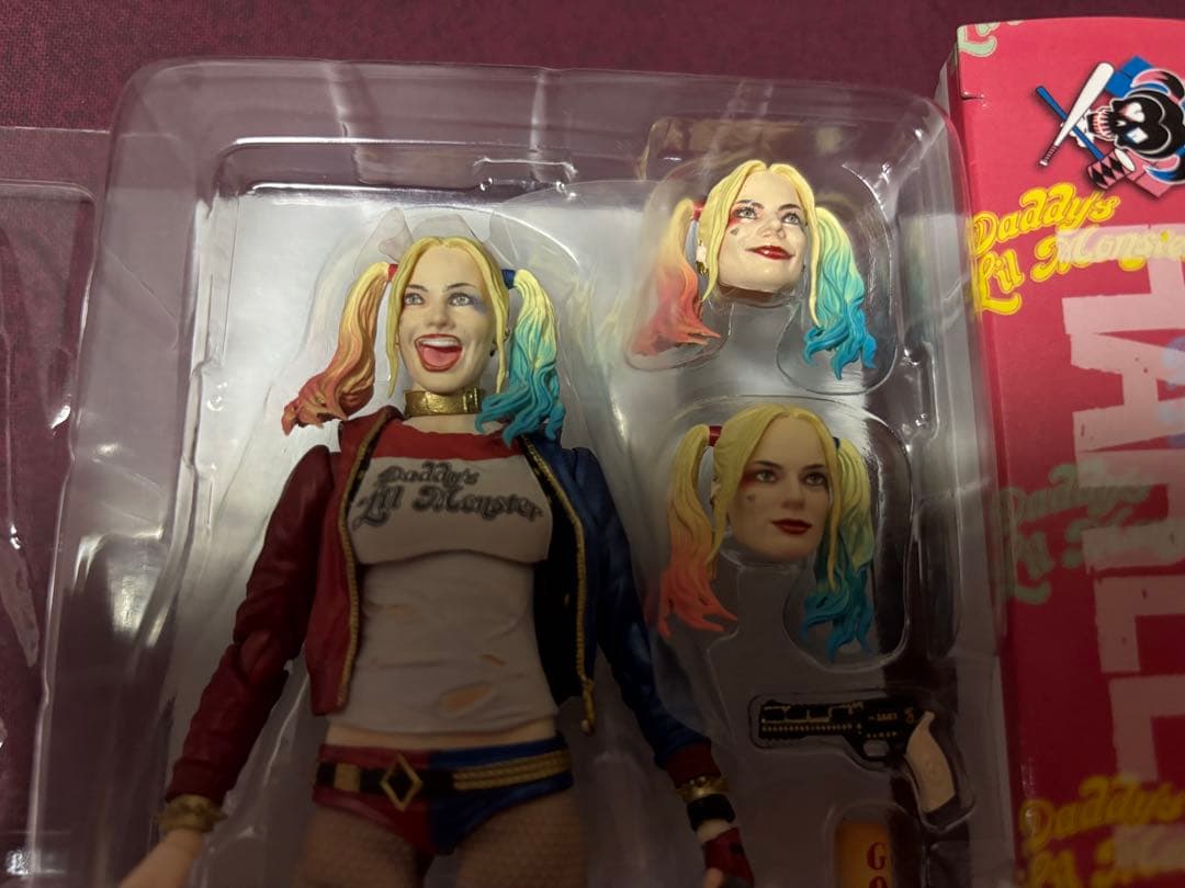 【開封美品】フィギュアーツ　ハーレイ・クイン(スーサイドスクワッド)