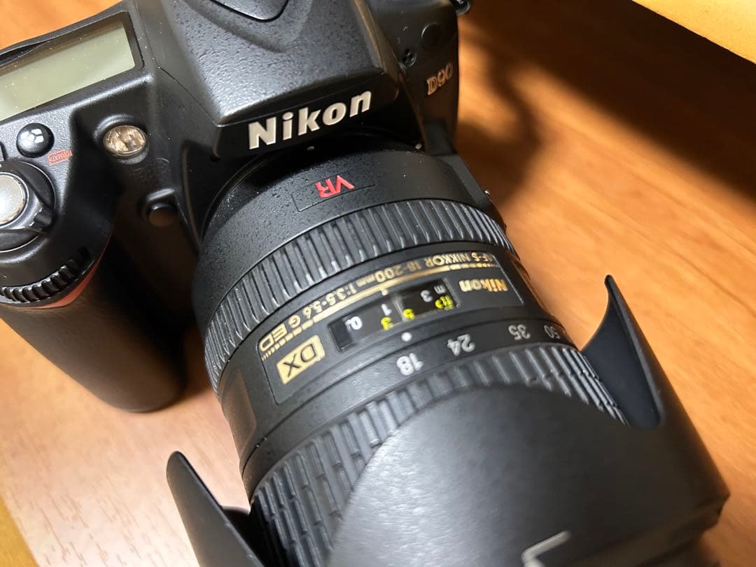 Nikon D90と18-200mmレンズのセット