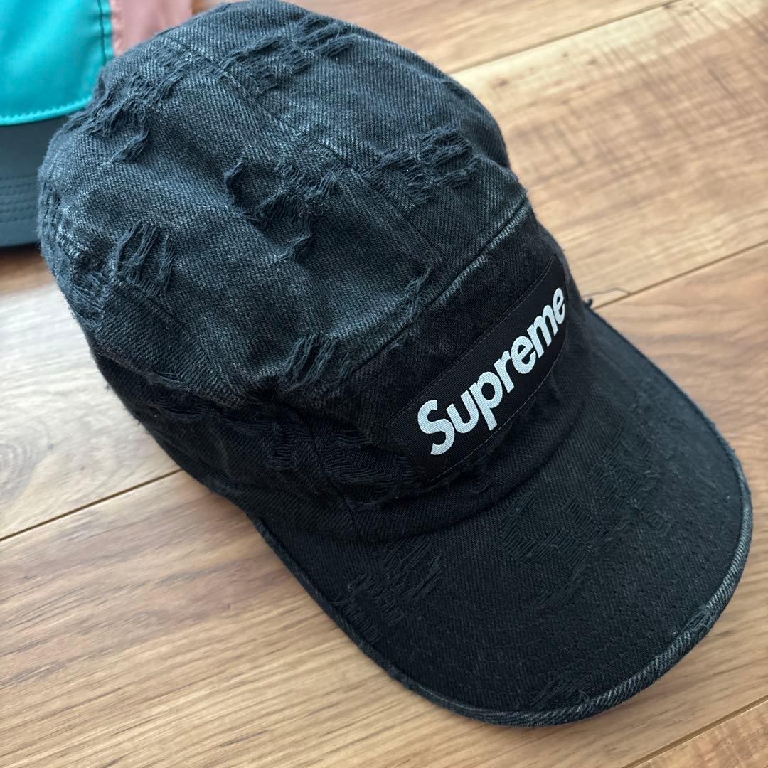 キャップ　supreme