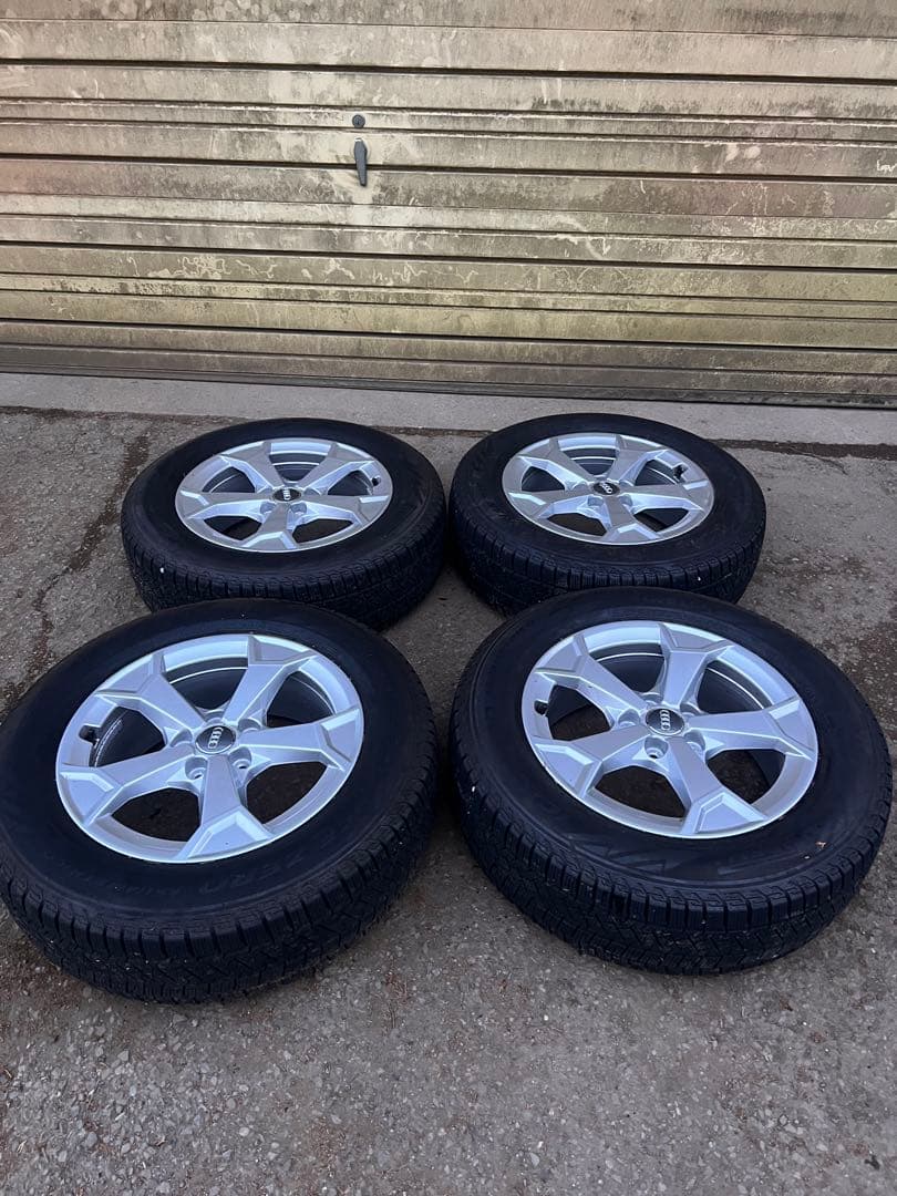 アウディ　Q3 17インチ ピレリ ICE ZERO スタッドレス　美品