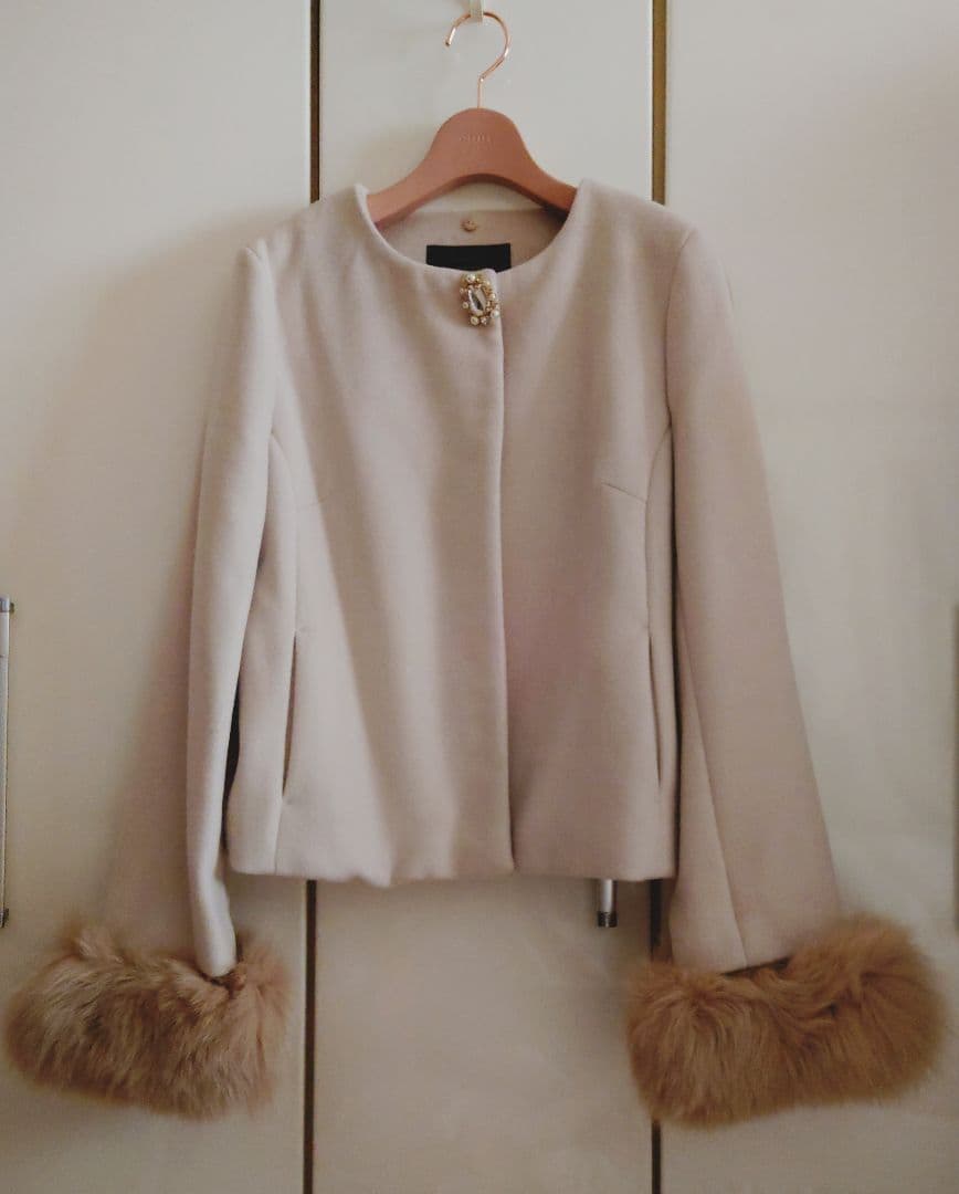 【美品】ジャスグリッティー JUSGLITTY ショートコート リアルファー