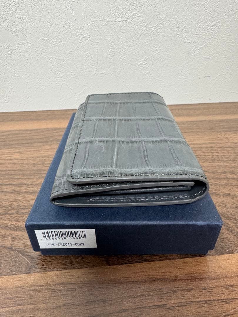 Pelle Morbida ワニ革 名刺入れ　グレーPMO-CRS011
