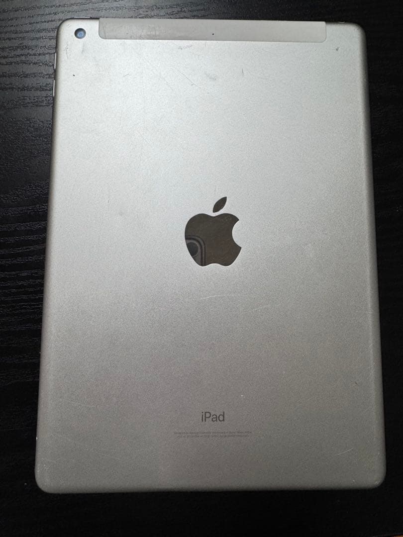 iPadセルラー　第6世代　32GB 本体 ホワイト　値下げ不可