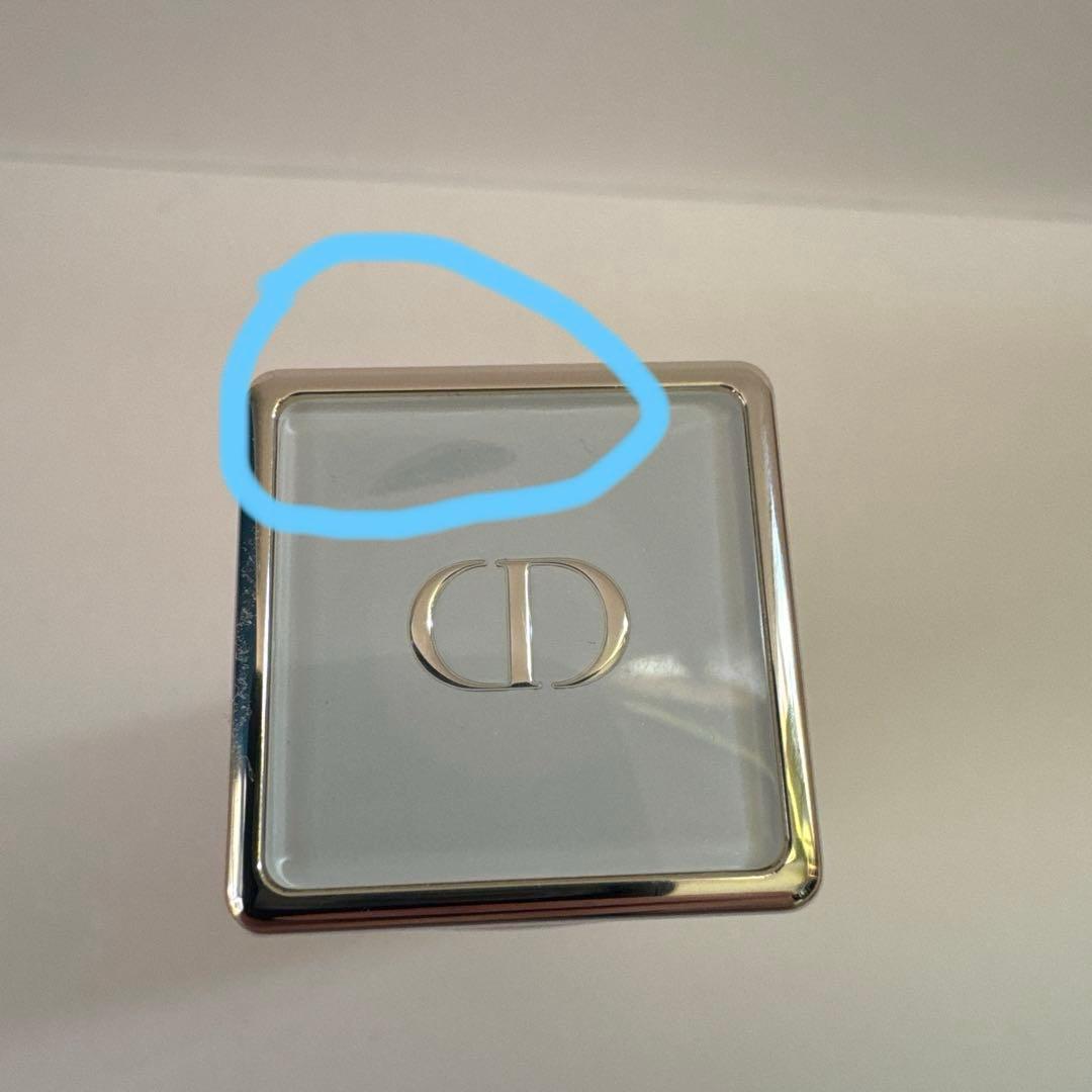 ディオール プレステージ ホワイト ル プロテクターUVルミエールBB 01