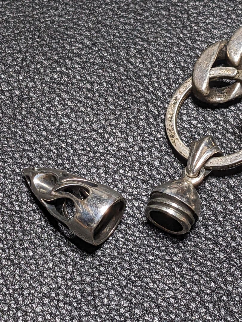 専用　シルバー925　ウォレットチェーン ネジ式チャーム護符入付き　ノーブランド