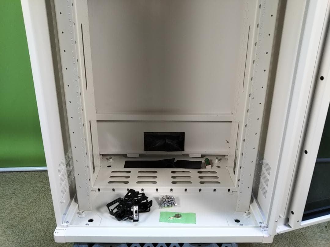 ai　日東工業　FL50-609E　システムラック　サーバーラック　18U　中古