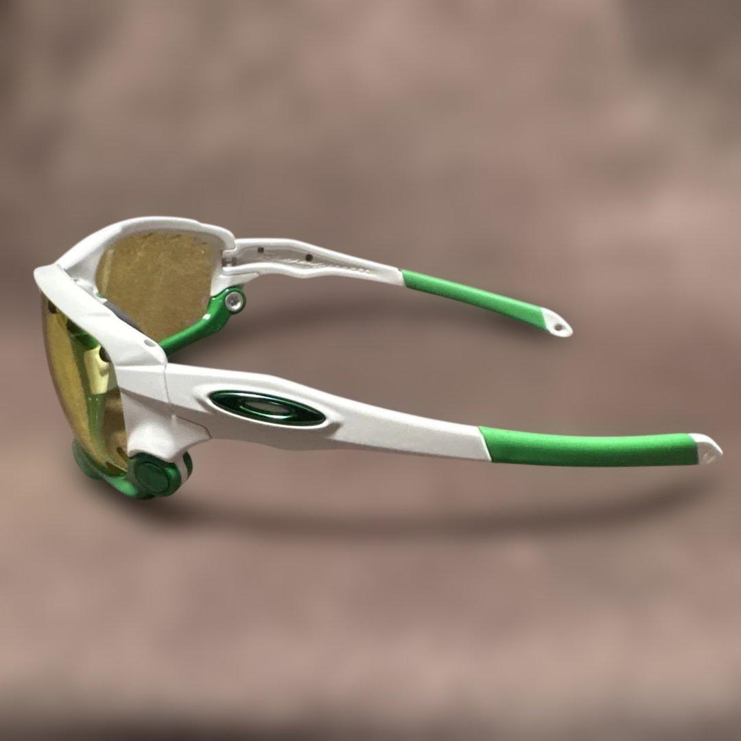 スポーツサングラス ホワイト/グリーン