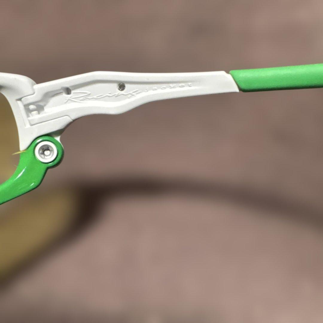 スポーツサングラス ホワイト/グリーン