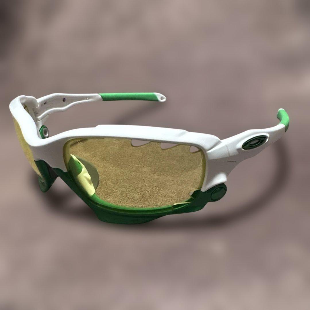 スポーツサングラス ホワイト/グリーン