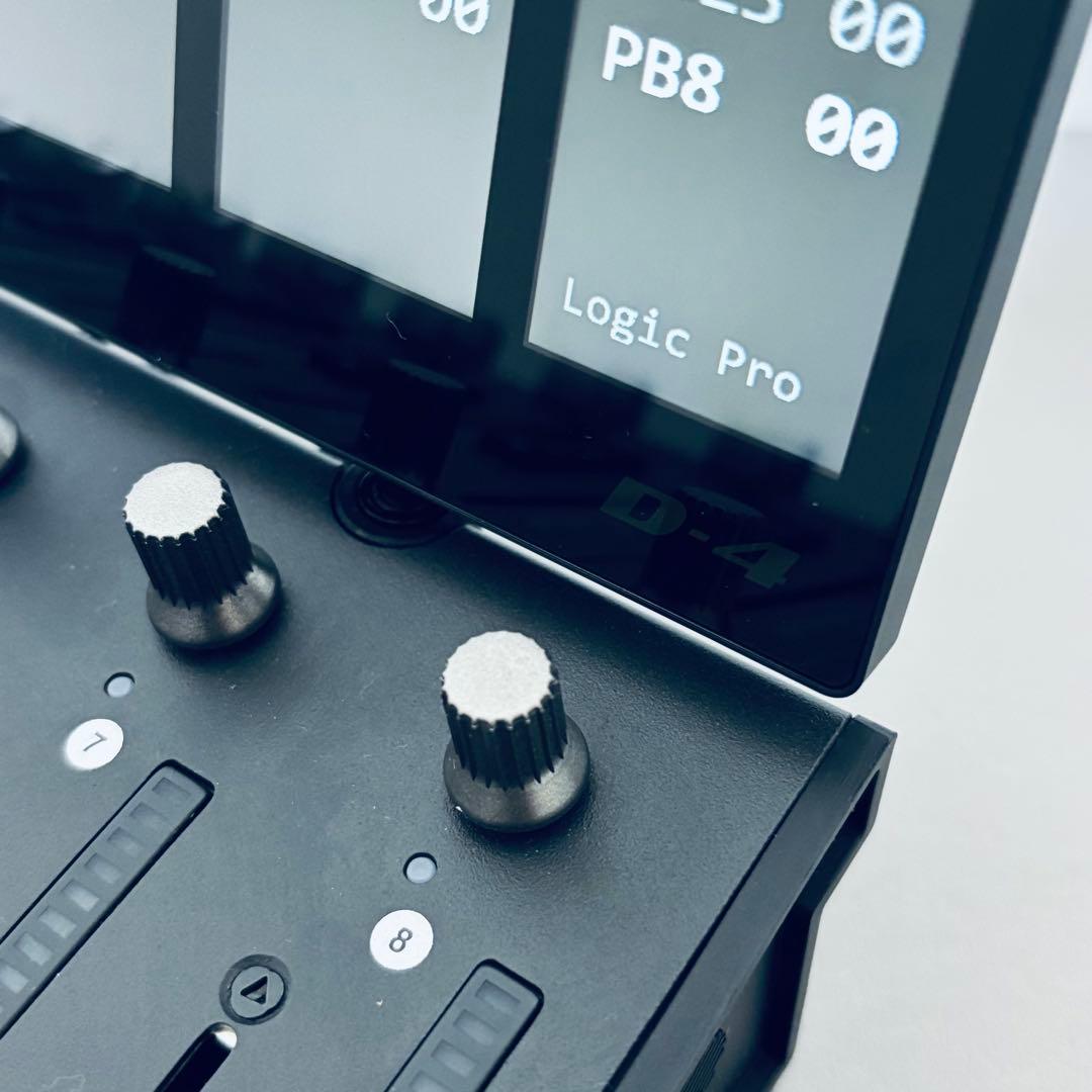 美品　ICON P1-X フィジカルコントローラー D4付 Logic対応
