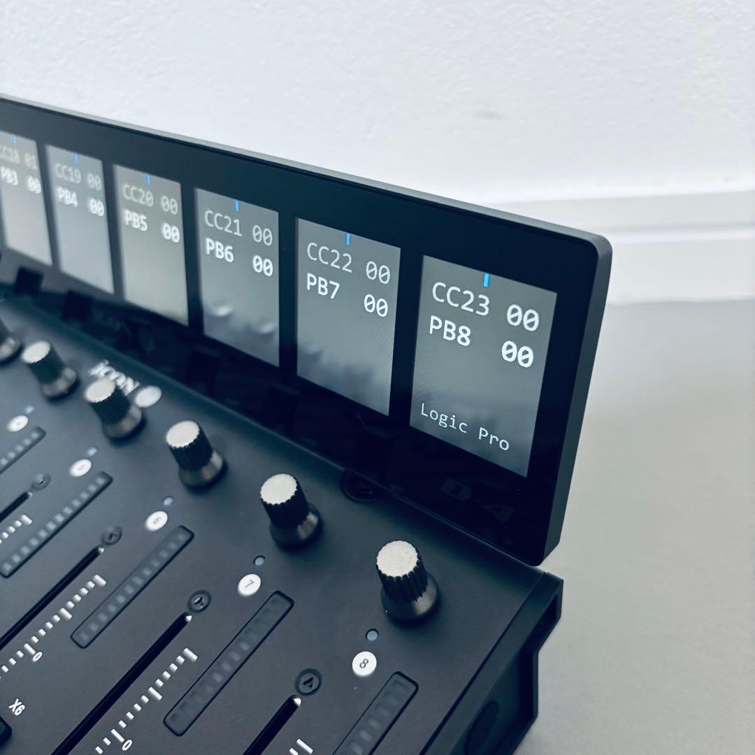 美品　ICON P1-X フィジカルコントローラー D4付 Logic対応
