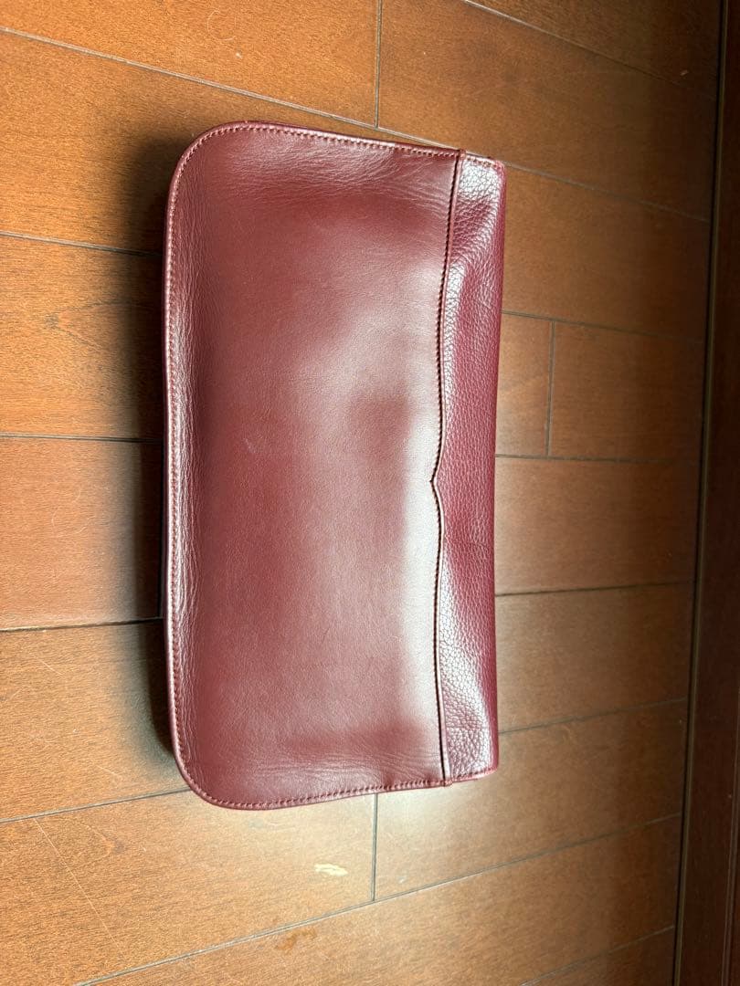 レザー フラップ付き クラッチバッグ バーガンディ