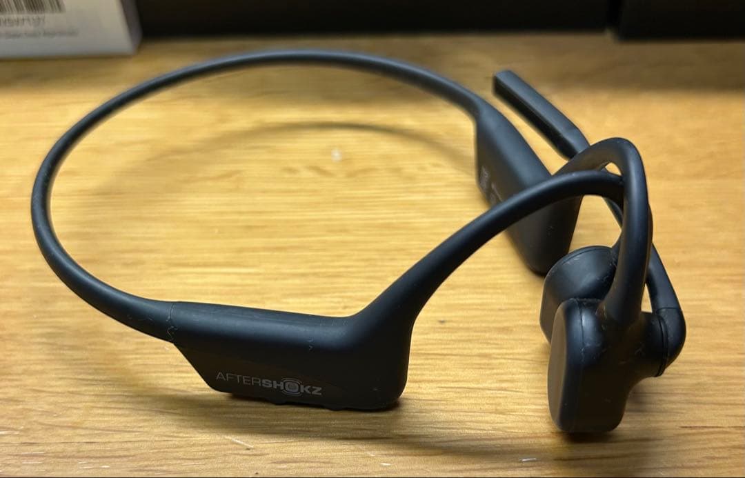 骨伝導ワイヤレスイヤホン AfterShokz OpenComm
