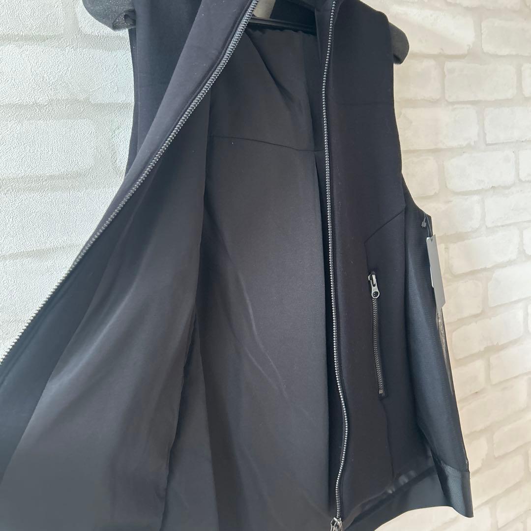 【新品未使用】ヤマダヤ　フード付き黒ベスト