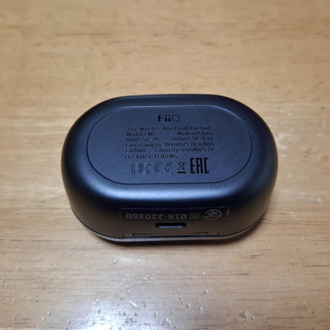 【中古美品】FW5 FIO-FW5-B ワイヤレスイヤホン