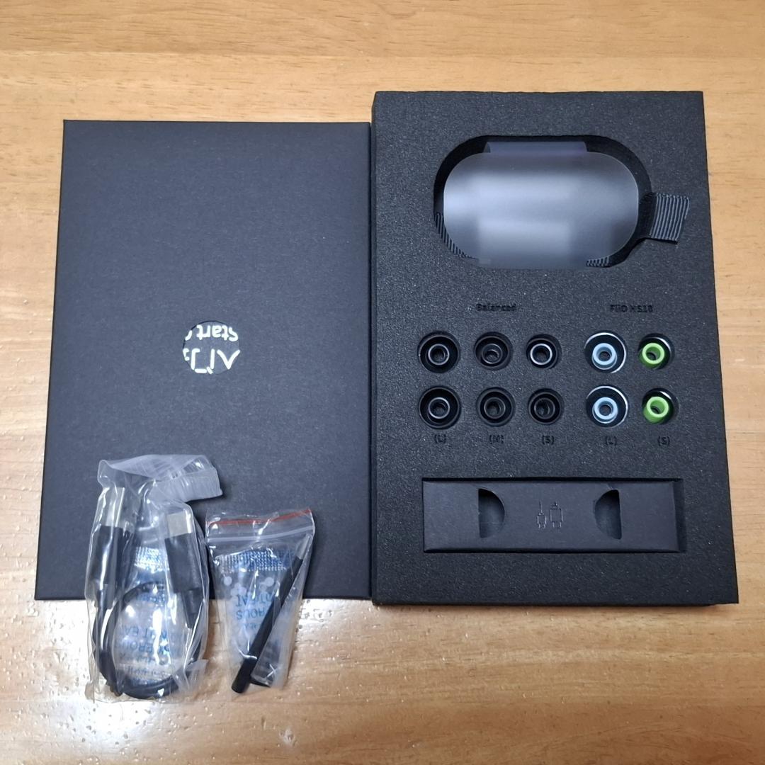 【中古美品】FW5 FIO-FW5-B ワイヤレスイヤホン