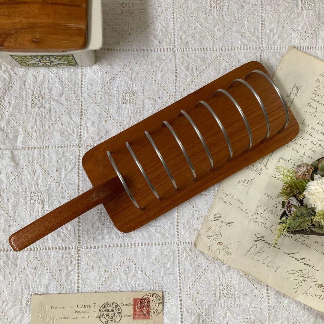 北欧ヴィンテージ　チークのトーストスタンド　ブックスタンドとしても♪