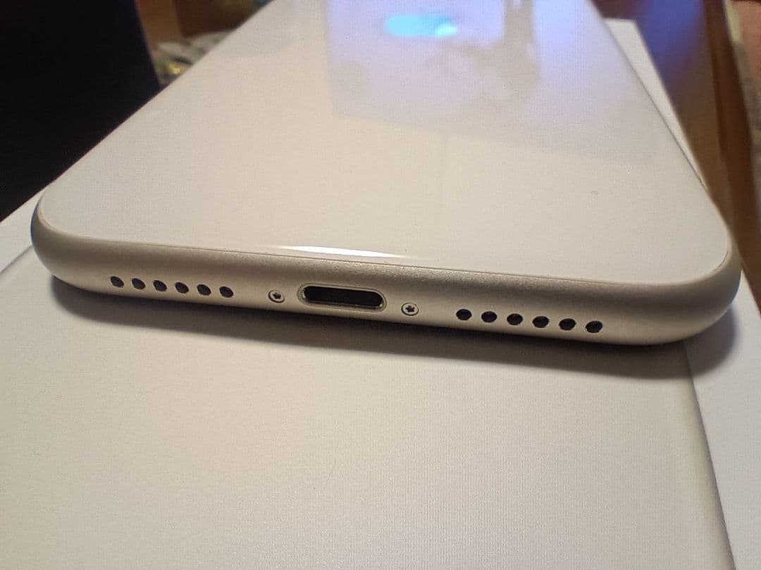 Apple iPhone11 ホワイト 64GB 美品