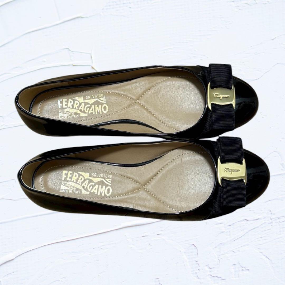 フェラガモ 黒 リボン バレエシューズ☆