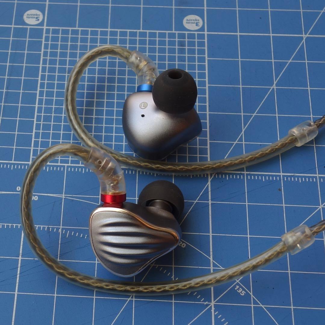 イヤホン FiiO FH5