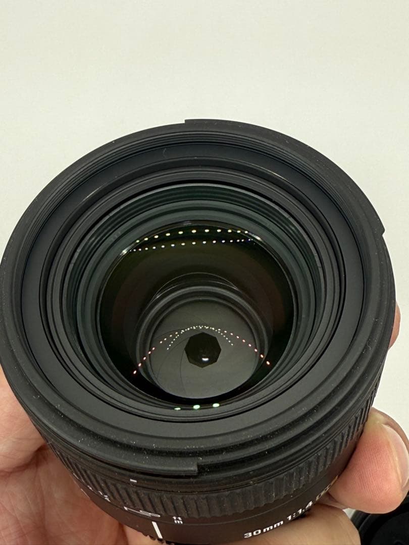 SIGMA　シグマ 30mm f/1.4 DC 単焦点　レンズ　一眼レフ