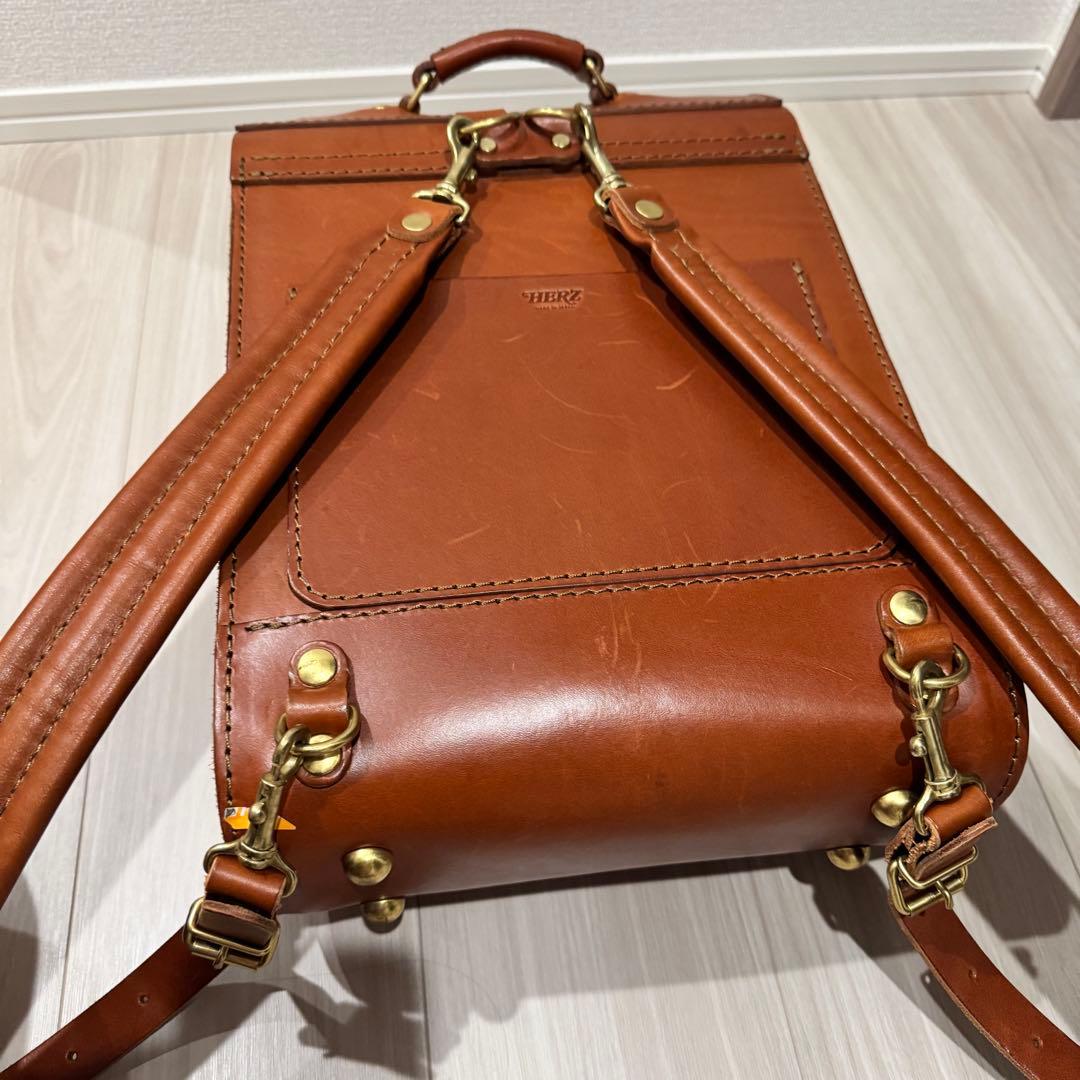 美品 HERZ ヘルツ ガロンリュック（R-100）キャメル