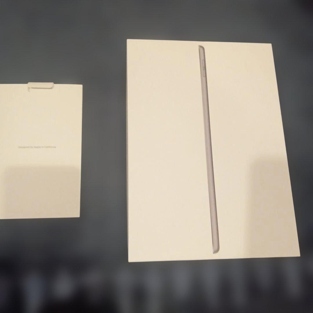 iPad 第9世代　スペースグレー付属品全てつきます