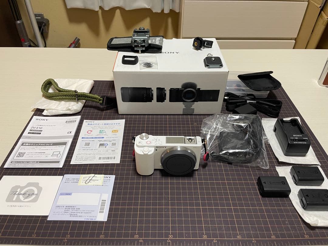 SONY ミラーレス一眼カメラ VLOGCAM ZV-E10ホワイト