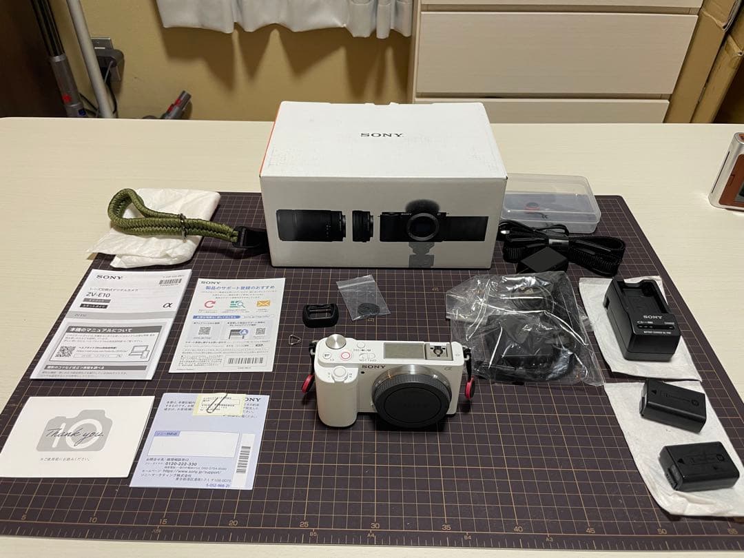 SONY ミラーレス一眼カメラ VLOGCAM ZV-E10ホワイト