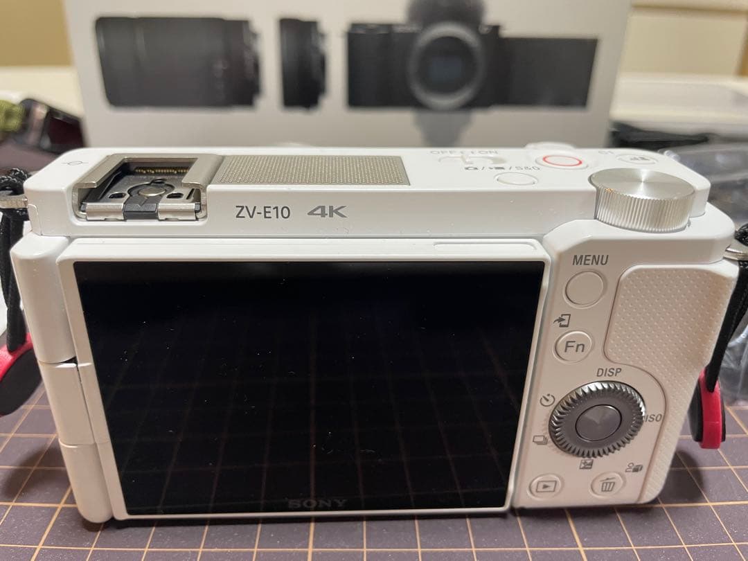 SONY ミラーレス一眼カメラ VLOGCAM ZV-E10ホワイト