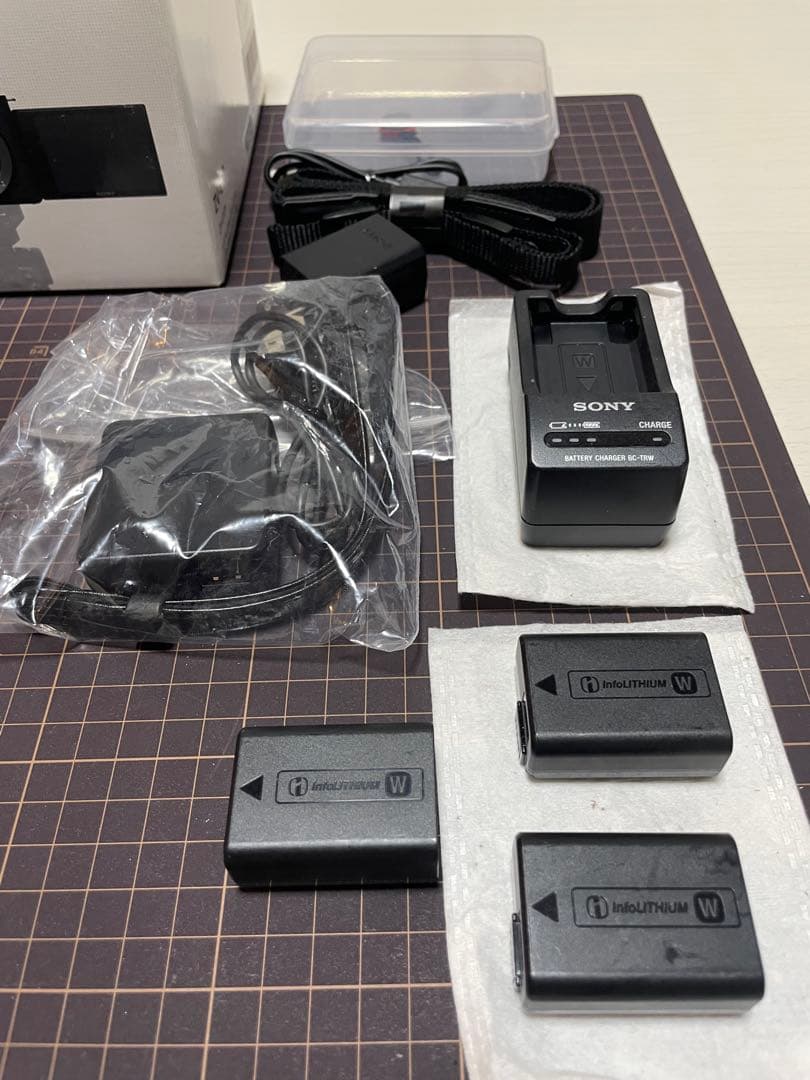 SONY ミラーレス一眼カメラ VLOGCAM ZV-E10ホワイト