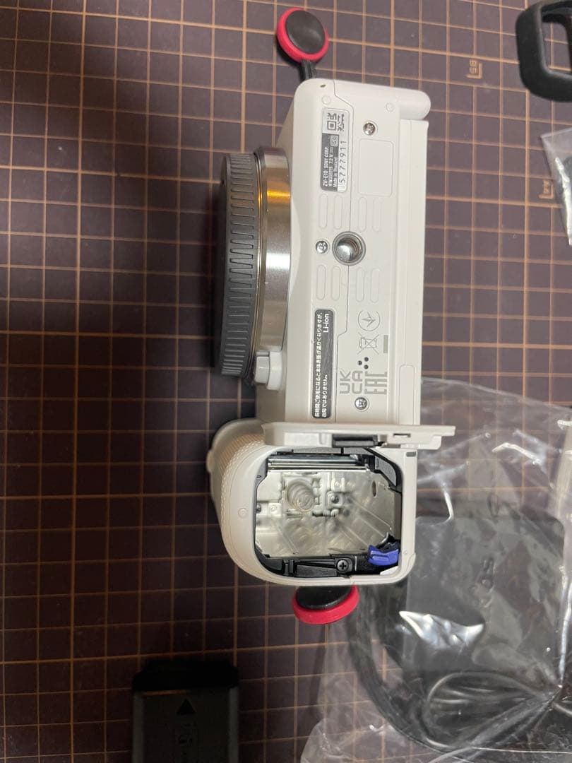 SONY ミラーレス一眼カメラ VLOGCAM ZV-E10ホワイト