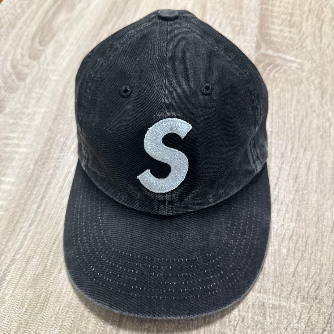 Supreme Pigment Sロゴ ブラックキャップ