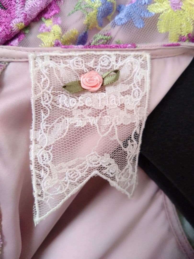 値下げ！定価40000円【極美品　ほぼ新品】花柄刺繍ワンピース　ローズティアラ