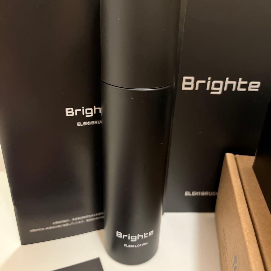 Brighte ELEKIBRUSH 美顔器 エレキブラシ　化粧水セット