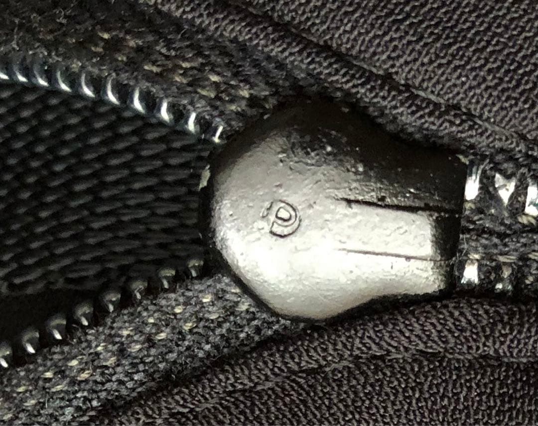 PRADA プラダ　ウェストポーチ　黒　中古