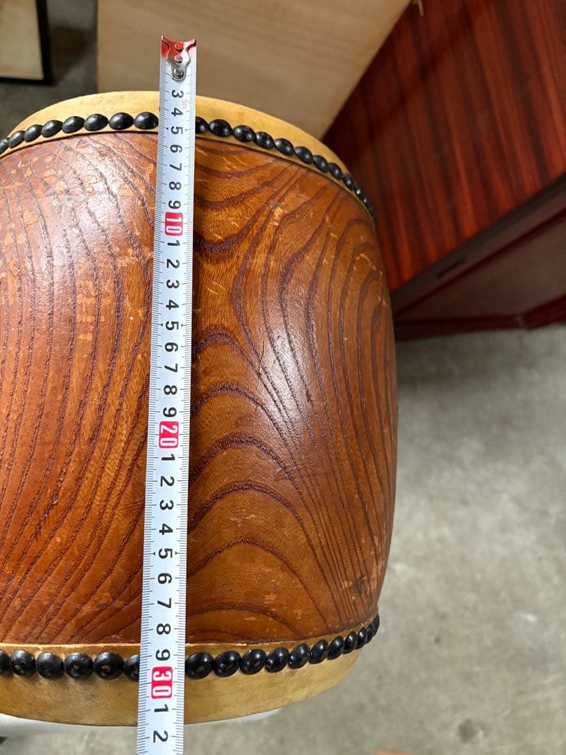 初出　和太鼓　長胴太鼓　伝統和楽器　けやき材くり抜き　台座、バチ2組付き