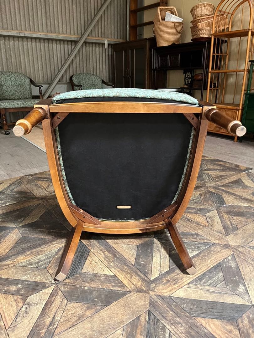 眼には蚊耳には蝉 ＊カリモク コロニアル シングル ソファ ② 肘掛 椅子