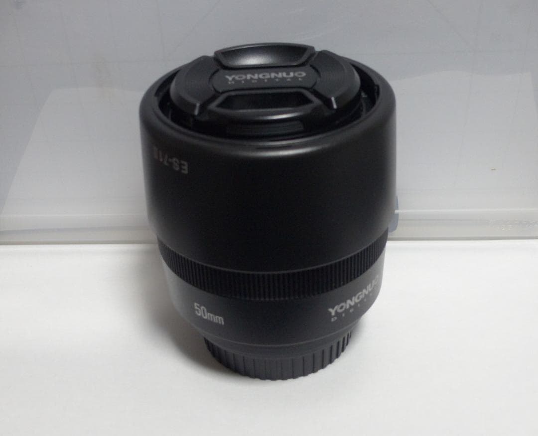 YONGNUO 50mm f1.4単焦点レンズ　レンズフードおまけ付き