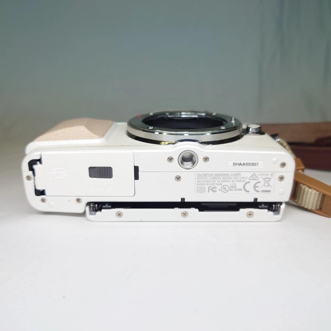 OLYMPUS PEN E-PL7 ホワイト ショット数808 オリンパス