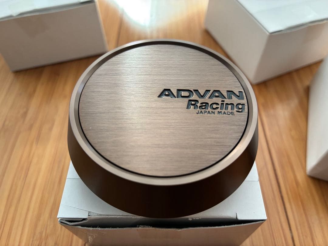 ADVAN Racing センターキャップ　4個